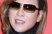 YOSHIKI、ファンに手を掴まれるも「何で訴えないの？」と叩かれる