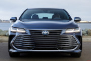 トヨタ新型高級セダン「アバロン」発売！ ド迫力ブラックグリル採用の漆黒仕様！ ラグジュアリーセダンでもトヨタの一人勝ちは続く