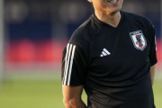 森保一監督２年契約　史上初のＷ杯後続投オファー　協会「体質改善」４年から提示変更へ
