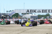 The Race All-Star Series「レジェンズ・トロフィー」参戦の元F1王者ビルヌーブがまさかのパッド操作