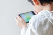 親「ゲームは勉強の妨げになる！そうだ！ゲームを買い与えなければいいんだ！！」