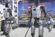 制御出来なくなる未来　〜　【中国】治安維持向けロボット「伏羲」開発　警棒や盾装備し威圧感、ターミネーターをほうふつ