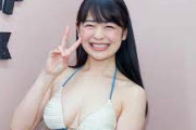 B90W58H90、清純派の顔立ちで柔らかな肢体のグラビアアイドル
