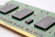 【画像】メモリの値段、5倍へ・・・・・