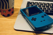 男がスタバでゲームボーイをしてしまった結果ｗｗｗｗｗｗｗ