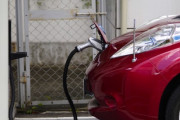 車の買い替えでEV「買う」2割、価格や充電網がネックに