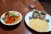 【画像】調子乗ってインドカレー屋でちょっと贅沢して2000円のフルコース頼んだんだがマジで量が多いんだが