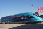 中国初の水素エネルギー・スマート都市間列車「CINOVA H2」を発表…最高運行時速は200キロ！