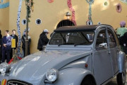 免許返納した宮崎駿監督　愛車「シトロエン2CV」公開