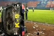 【動画】インドネシア　サッカー場で暴動　127人死亡とロイター通信伝える
