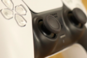【衝撃】PS5のコントローラーをマクロレンズで撮ってみた結果www