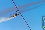 ロシアの攻撃ヘリ、機首を上げて無差別ロケット弾攻撃か？