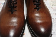 暇だから革靴磨くやで～