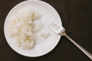 洋食のマナー「フォークを裏返してご飯を乗せて食べる」←これ
