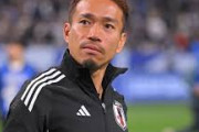 【サッカー】「長友だけが目立ちすぎ」「こんな事をさせる為に大事な一枠を？」長友佑都に違和感指摘する声　“盛り上げ隊長”の真意