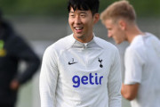【海外サッカー】「韓ドラみたい」「何回も見ちゃう」満面のソニースマイル！眼鏡姿のソン・フンミンがトッテナムの逆転勝利を喜ぶ