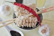 袋ラーメン「火を止めてから粉末スープを入れてください」彡(°)(°)「ほーん」