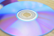 【悲報】DVD、ガチで終わる。10年で86%も売り上げが落ち込む　海外「DVDの終焉」
