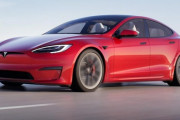 テスラ、高級セダン「モデルS」を刷新　四角いハンドルに世界最速の超高速加速