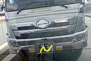 これが煽られ屋？名古屋高速でトラックに煽られまくった車載が人気に。