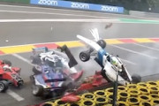 スパ・フランコルシャンの例のコーナーでまた大事故。フォーミュラ女シリーズ第５戦。