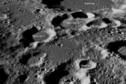 行方不明となってたインド月着陸船「ビクラム」を探せ…衛星画像のどこかにあるはずとNASA！
