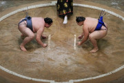 日本の大相撲の存続危機に世界が騒然！←「古臭い体質を変えないと」（海外の反応）