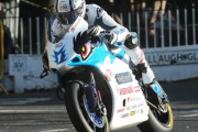【大悲報】マン島レースの電動バイク部門で日本のメーカーが勝ちまくったせいで2年間開催中止にされてしまう