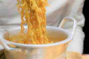 【またか】韓国製「辛ラーメン」から発がん性物質　発売中止、回収へ
