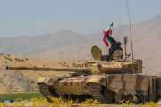 イラン国防相が戦車工場を視察、T-72S戦車の近代化改修(新砲塔、遠隔制御機関銃など)を推進！