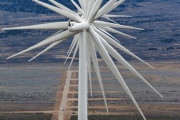 【画像】アメリカの風力発電、レベルが違いすぎる