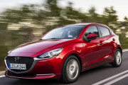 【悲報】マツダ2、ダサい・・・