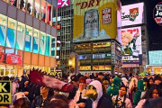 大阪・道頓堀のハロウィンに海外も注目 夜の街を歩く4K