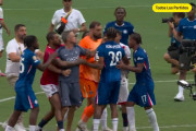 ◆悲報◆チェルシーに完敗のPSG監督ルイス・エンリケ、終了直後乱闘を仕掛けてしまう😭