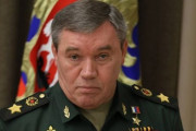 ロシア軍制服組トップのゲラシモフ参謀総長、軍事パレードにいない！