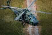 ドイツ連邦軍レスキューチーム、NH-90汎用ヘリで負傷兵を安全地帯まで輸送！