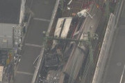 京急線で電車とトラックが衝突し脱線する大事故が発生！31人が怪我、男性1人が死亡