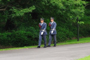 皇居などで即位行事を支える謎多い皇宮警察、警笛のひもは「赤心」を表す赤…まばたきをしない訓練も！