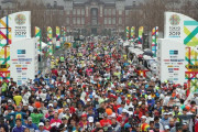 東京マラソン財団「東京マラソン一般参加のランナーの参加費は没収な！」「あ！中国人様は別です！参加料免除します！！！」