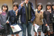 外国人「2006年に大阪で写真を撮った女子高生を探してます。心当たりのある方はDMください！」→大拡散された結果、とんでもない事態に
