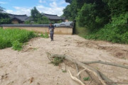 【韓国】 大雨で古宅の屋根が落ち地盤崩れ……国家遺産被害47件 [7/23]