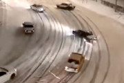 【動画】シベリアではこの運転スキルがないと生きていけない。