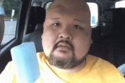 【GIF】韓国人「アイスクリームを1秒で一気食いする日本人男性がマジでヤバイ‥」→「これに似た人韓国にも居ますよね？」　韓国の反応