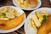 イギリス人の人気料理、フィッシュアンドチップスが窮地に　最盛期に400円が今や3300円に