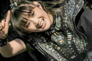 ある女の子：ダウンロードフェスでBABYMETALの時に隣りにいた若者が最悪だった！　【海外の反応】