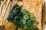 外国人が作った「ビーガンきつね蕎麦」に海外興味津々！（海外の反応）
