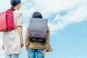 【悲報】小学生の3人に1人、ランドセル症候群だった。重すぎるランドセルで鬱などの症状。