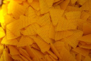 ポリンキー大量生産の工程に海外も関心 三角形の秘密をめぐる反応が広がった