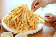 彼女が食い尽くし系で無理になった。唐揚げ6個きたら1人で5個とる。俺「普通3個ずつじゃない？」彼女「なーにｗ足りないの？(食いかけをスッ」→別れ話で呼び出したらなんと…