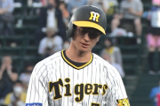 【阪神】近本が西武・森に刺される